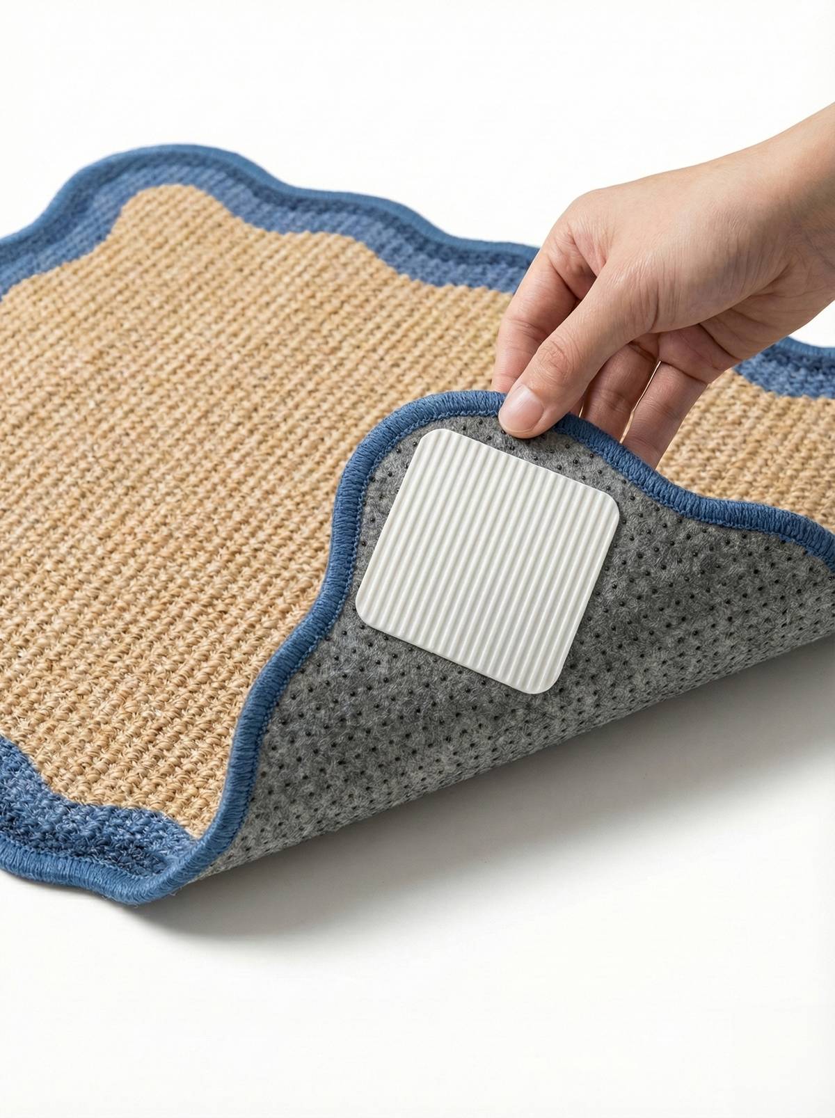 Close-up of natural woven sisal texture on HÄDDEN Ripple mat. Durable with non-slip pad