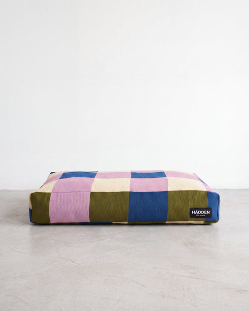 HÄDDEN Cat Bed Loom in Royal Blue and Blush Pink, a checkered patchwork pet bed