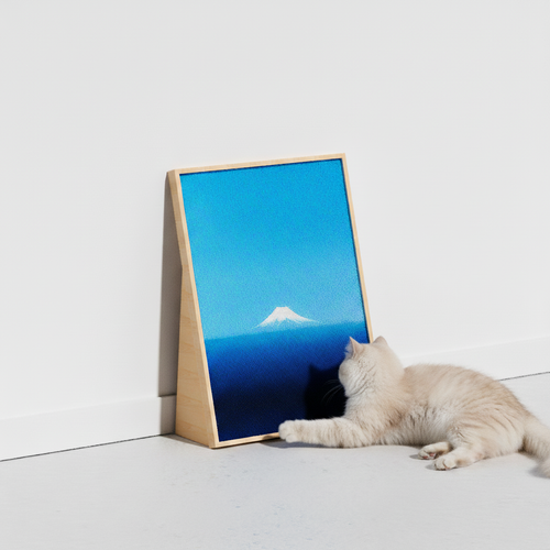 Minimalist living room with HÄDDEN Mt Fuji scratcher. A Zen-style pet accessory that brings a touch of Japan to your apartment